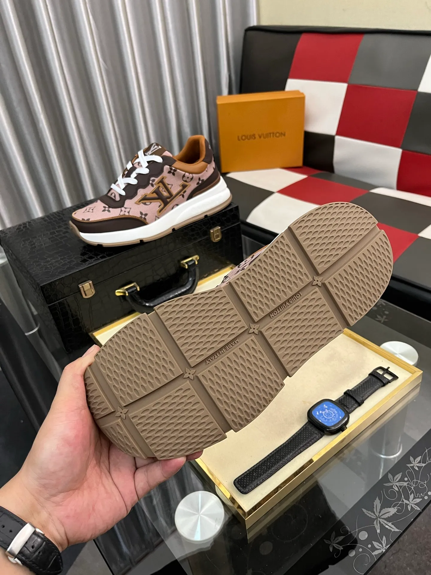 Men's Men's Shoes 💰: 438⌚️⌚️LV Louis Vuitton. The latest fashionable casual shoes are popular in physical stores. New spring and summer comfortable imported custom original cowhide, unique jacquard fabric element design. With sheepskin lining, Lv original bottom, [sun][sun] high-end packaging and high quality💪Details determine the quality, you can enter and leave the counter at will, welcome to compare🇮🇹Number of sizes 38-442️⃣colors available